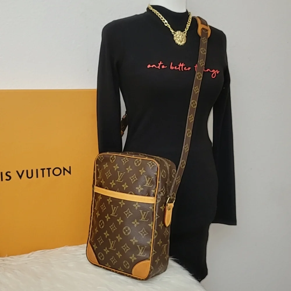 ππ₯Rare π₯π π―%Authentic Louis Vuitton Danube MM Crossbody Bag Monogram Canvas - Picture 6 of 16